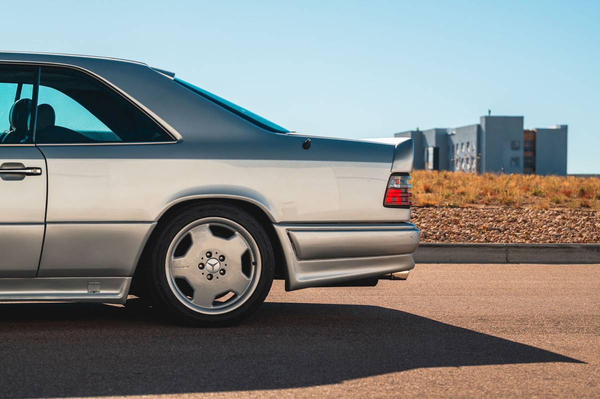 Mercedes-benz-300ce-1993-silver-19