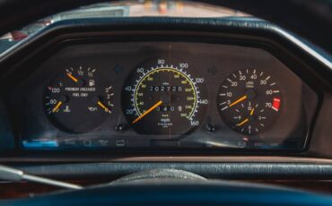 Mercedes-benz-300ce-1993-silver-5