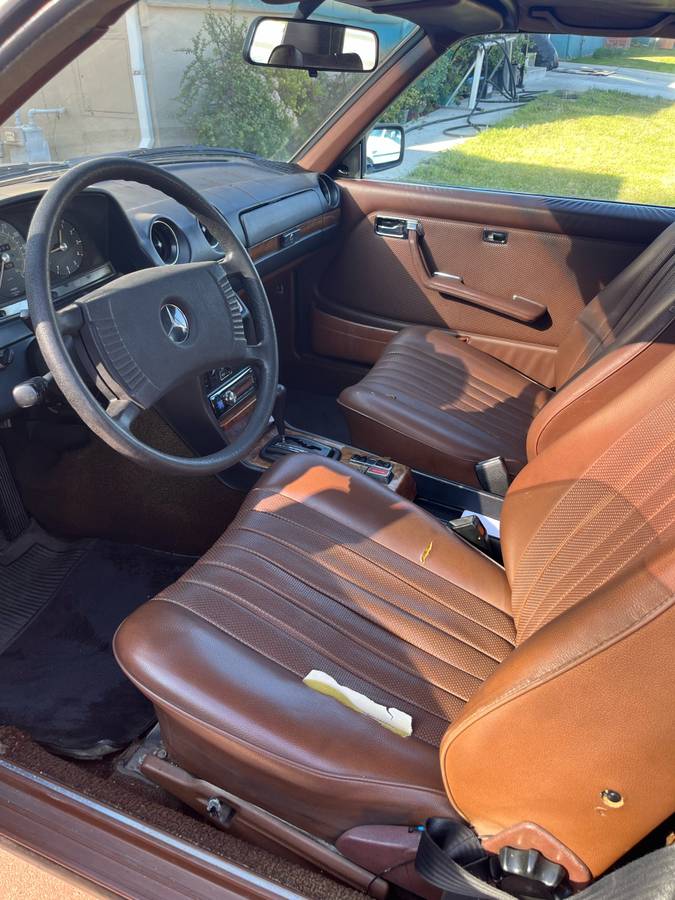 Mercedes-benz-300d-diesel-1978-blue-7