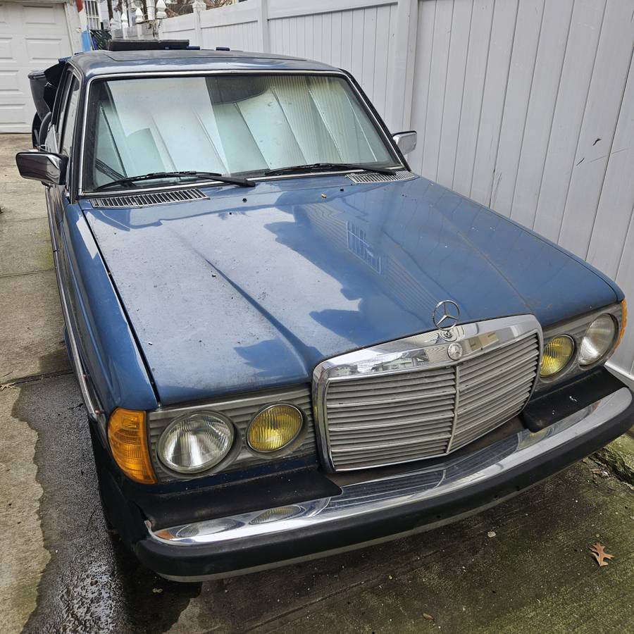 Mercedes-benz-300d-diesel-1980-blue-4