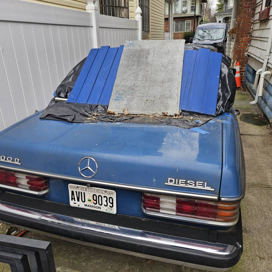 Mercedes-benz-300d-diesel-1980-blue-5