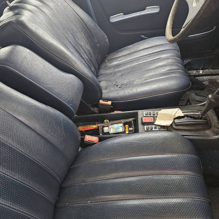 Mercedes-benz-300d-diesel-1980-blue-6