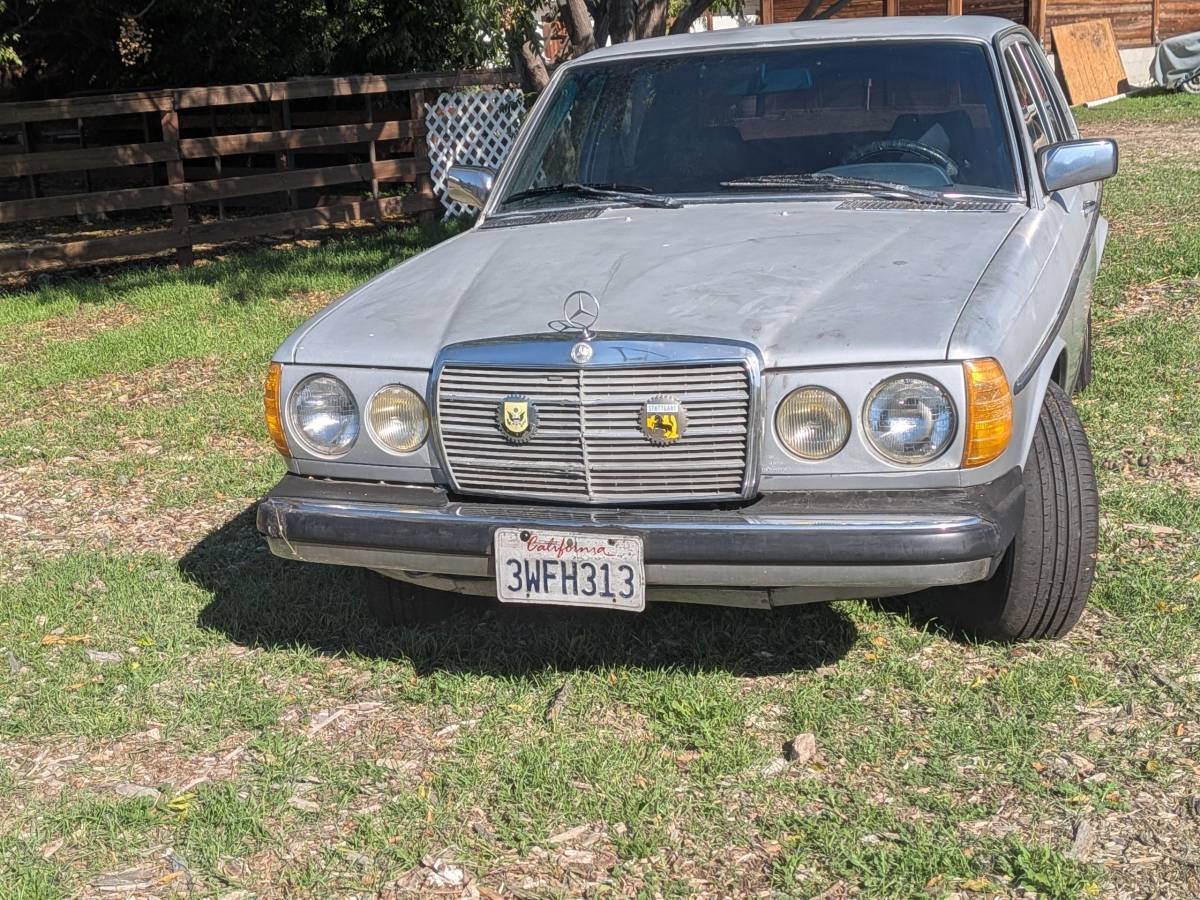 Mercedes-benz-300d-diesel-1981-silver-2