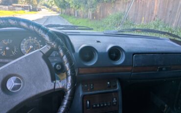 Mercedes-benz-300d-diesel-1981-silver-6