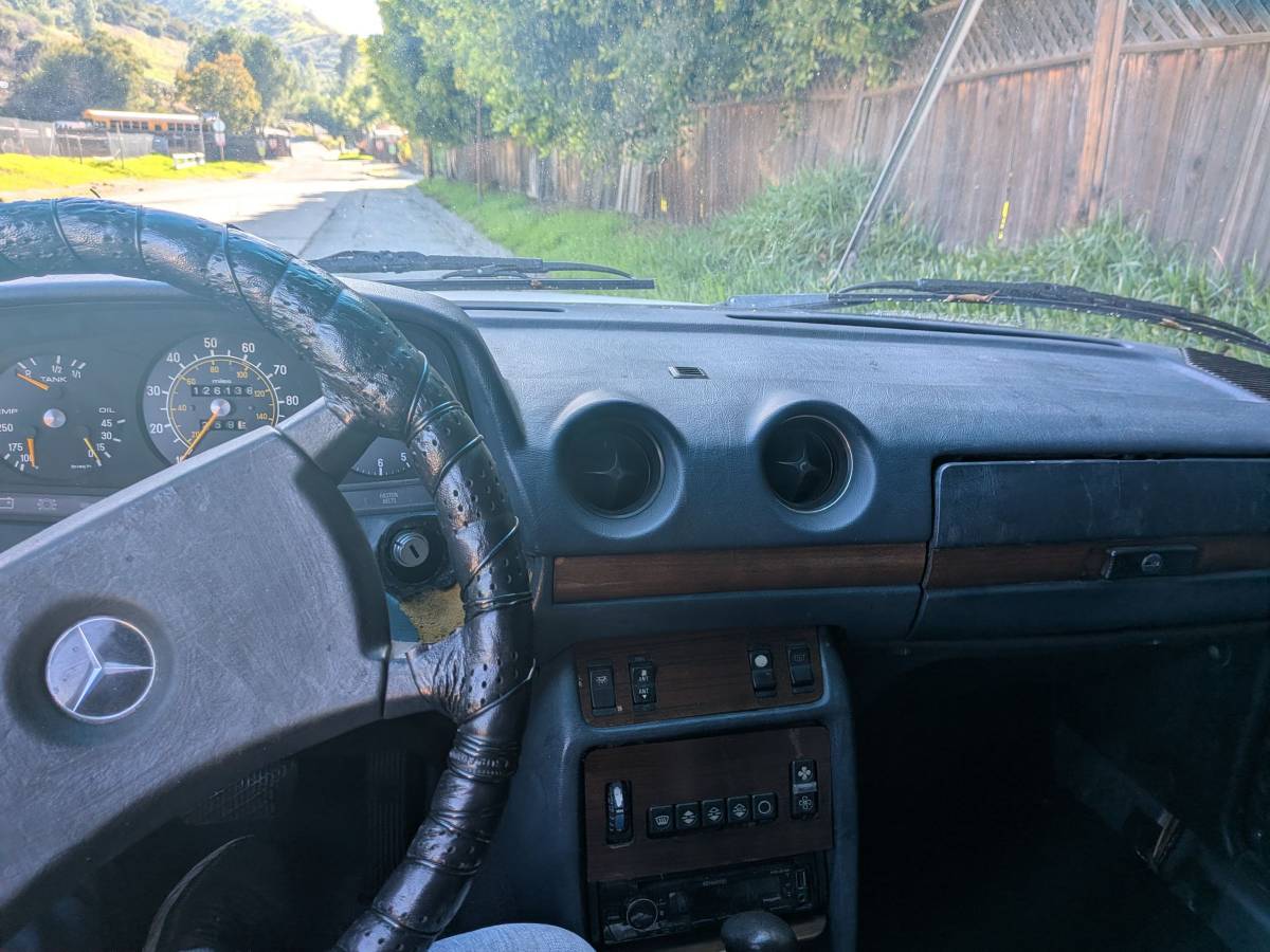 Mercedes-benz-300d-diesel-1981-silver-6