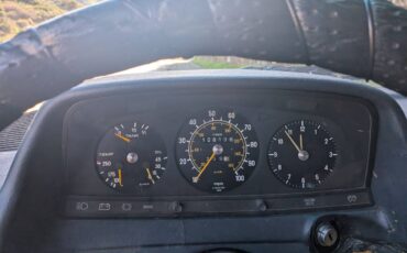 Mercedes-benz-300d-diesel-1981-silver-8