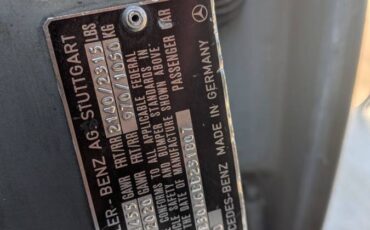 Mercedes-benz-300d-diesel-1981-silver-9