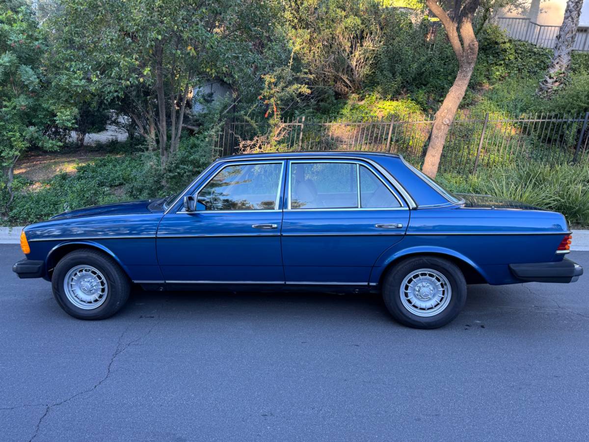 Mercedes-benz-300d-diesel-1985-10