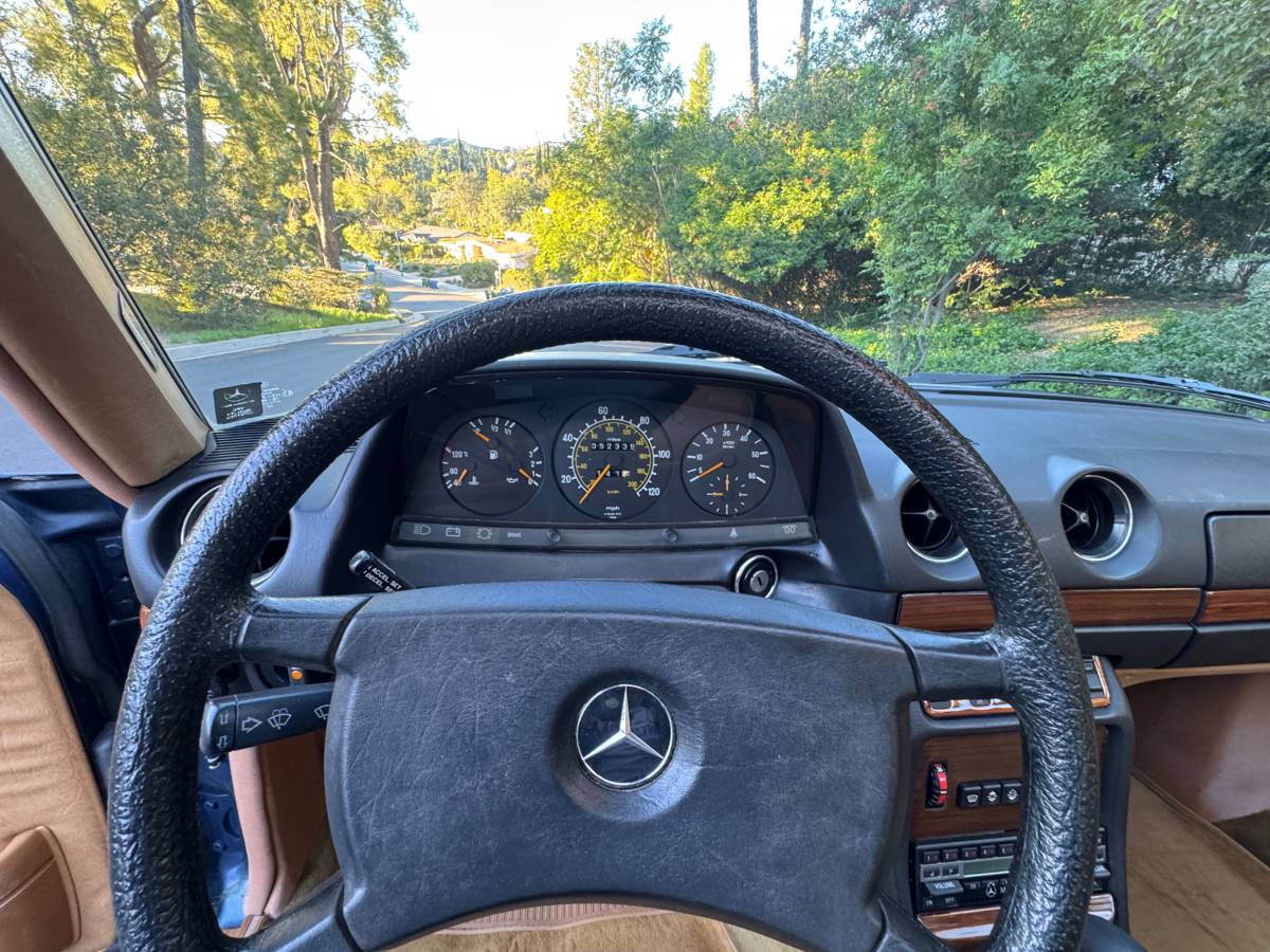 Mercedes-benz-300d-diesel-1985-14