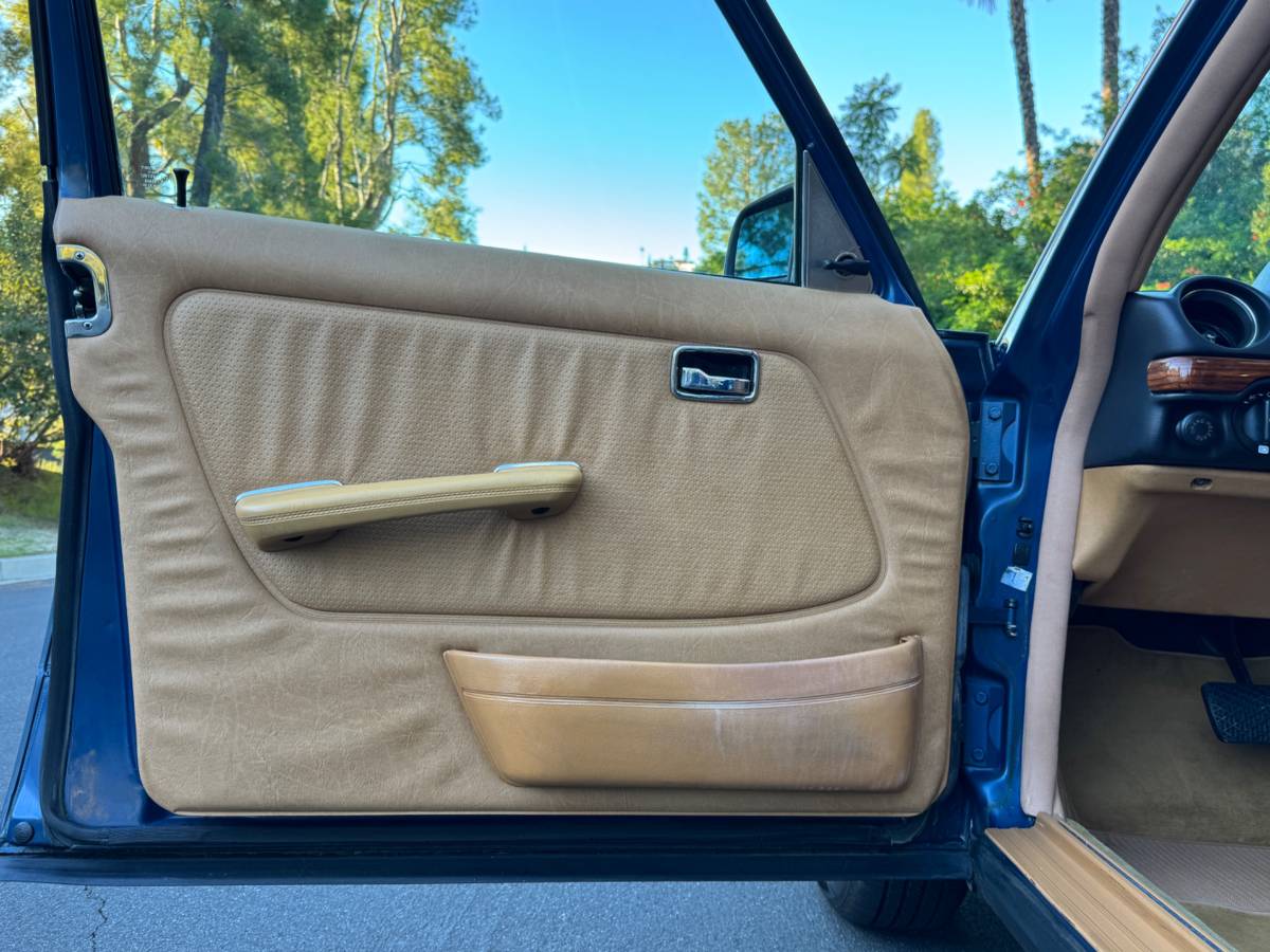 Mercedes-benz-300d-diesel-1985-14