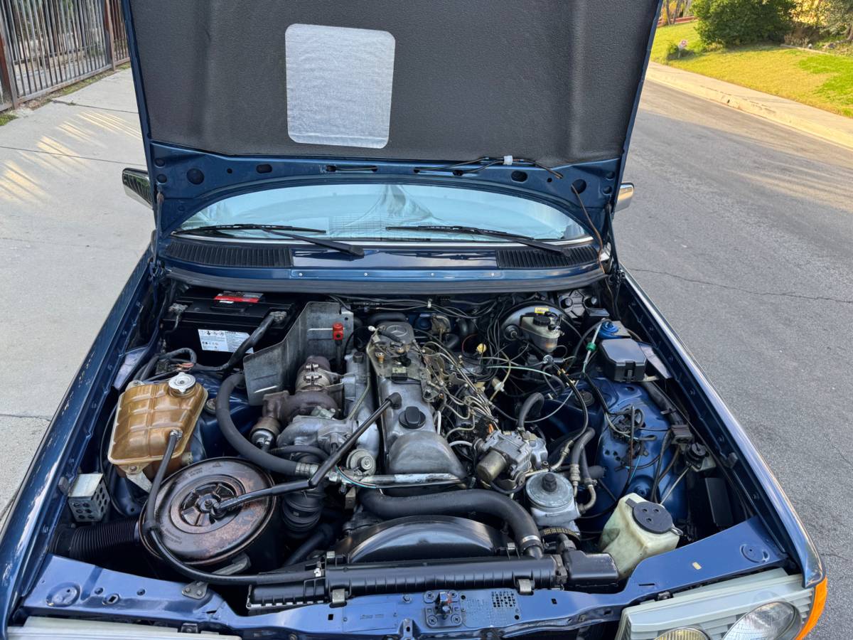 Mercedes-benz-300d-diesel-1985-19