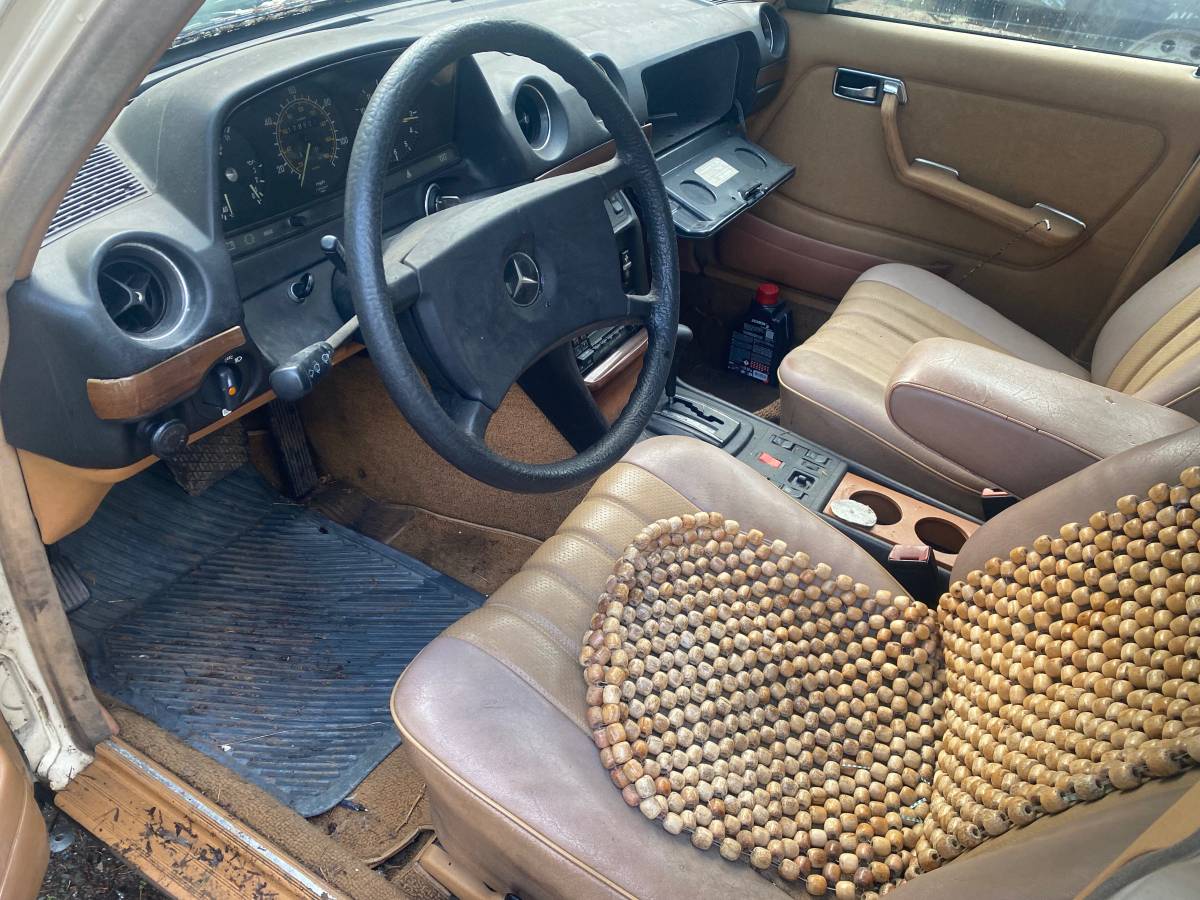 Mercedes-benz-300d-diesel-1985-2