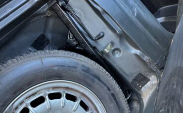 Mercedes-benz-300d-diesel-1985-23