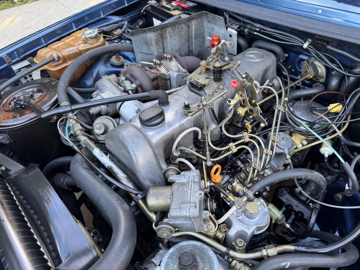 Mercedes-benz-300d-diesel-1985-23