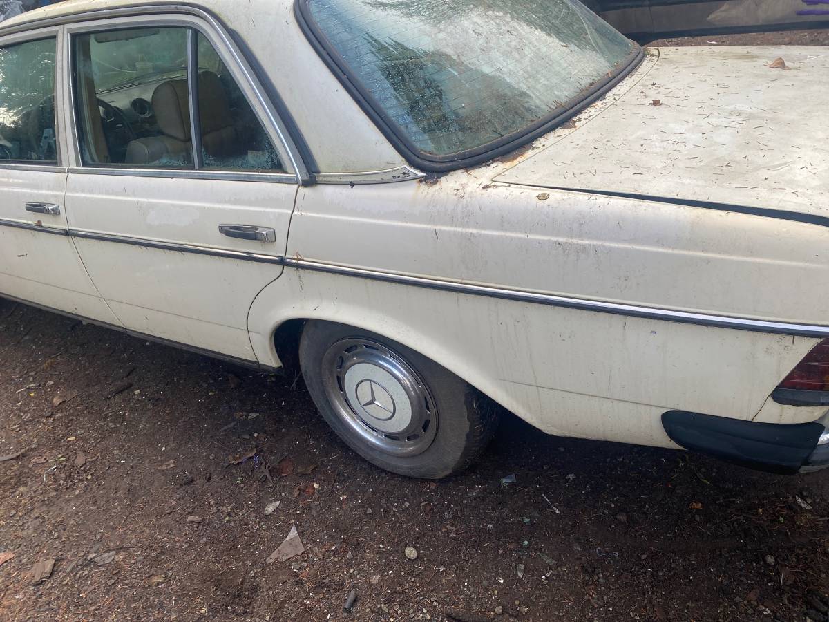 Mercedes-benz-300d-diesel-1985-3