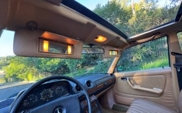 Mercedes-benz-300d-diesel-1985-4