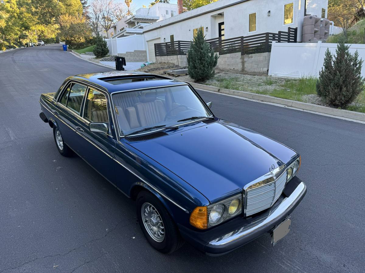Mercedes-benz-300d-diesel-1985-5
