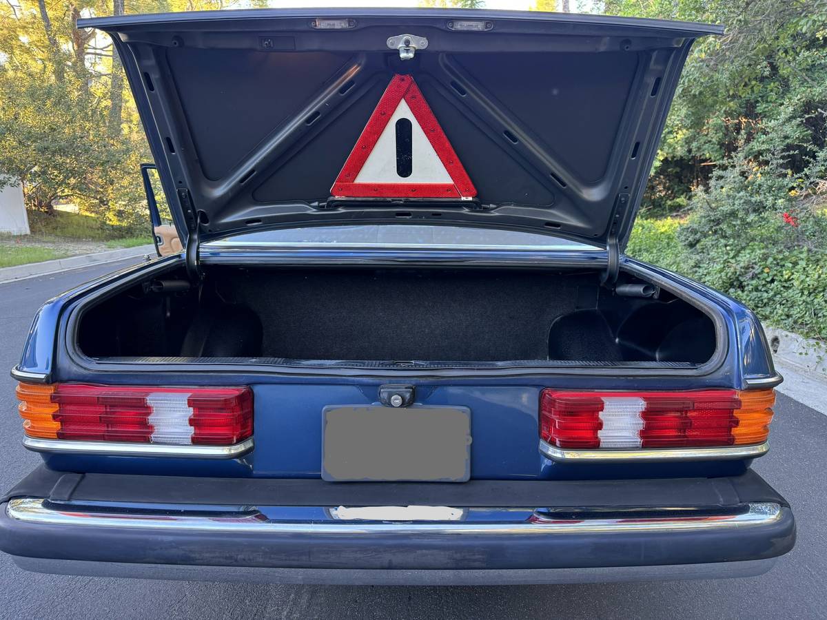 Mercedes-benz-300d-diesel-1985-9