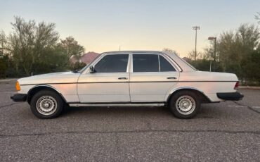 Mercedes-benz-300d-w123-diesel-1985-custom-10