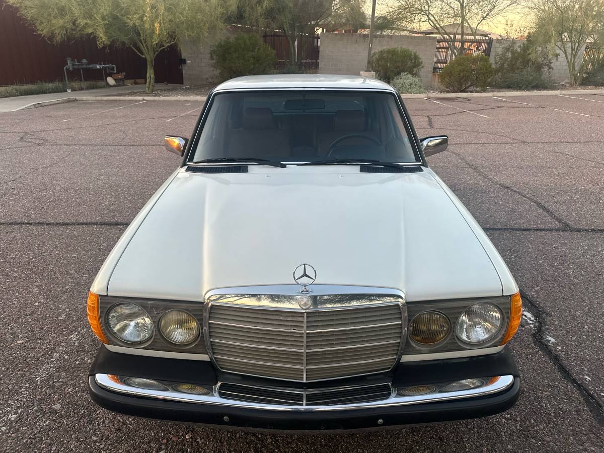 Mercedes-benz-300d-w123-diesel-1985-custom-13