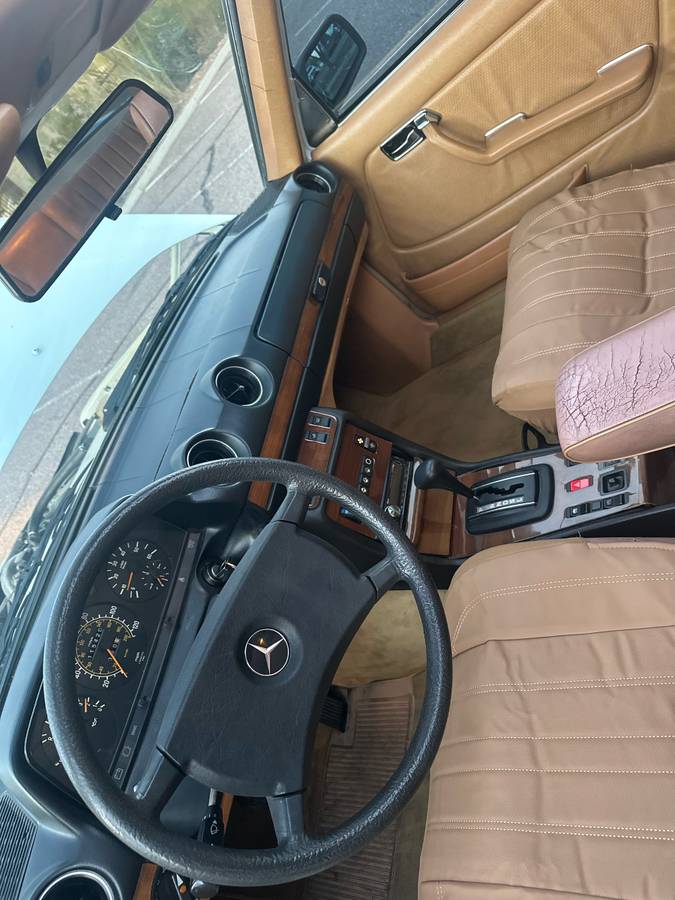 Mercedes-benz-300d-w123-diesel-1985-custom-15