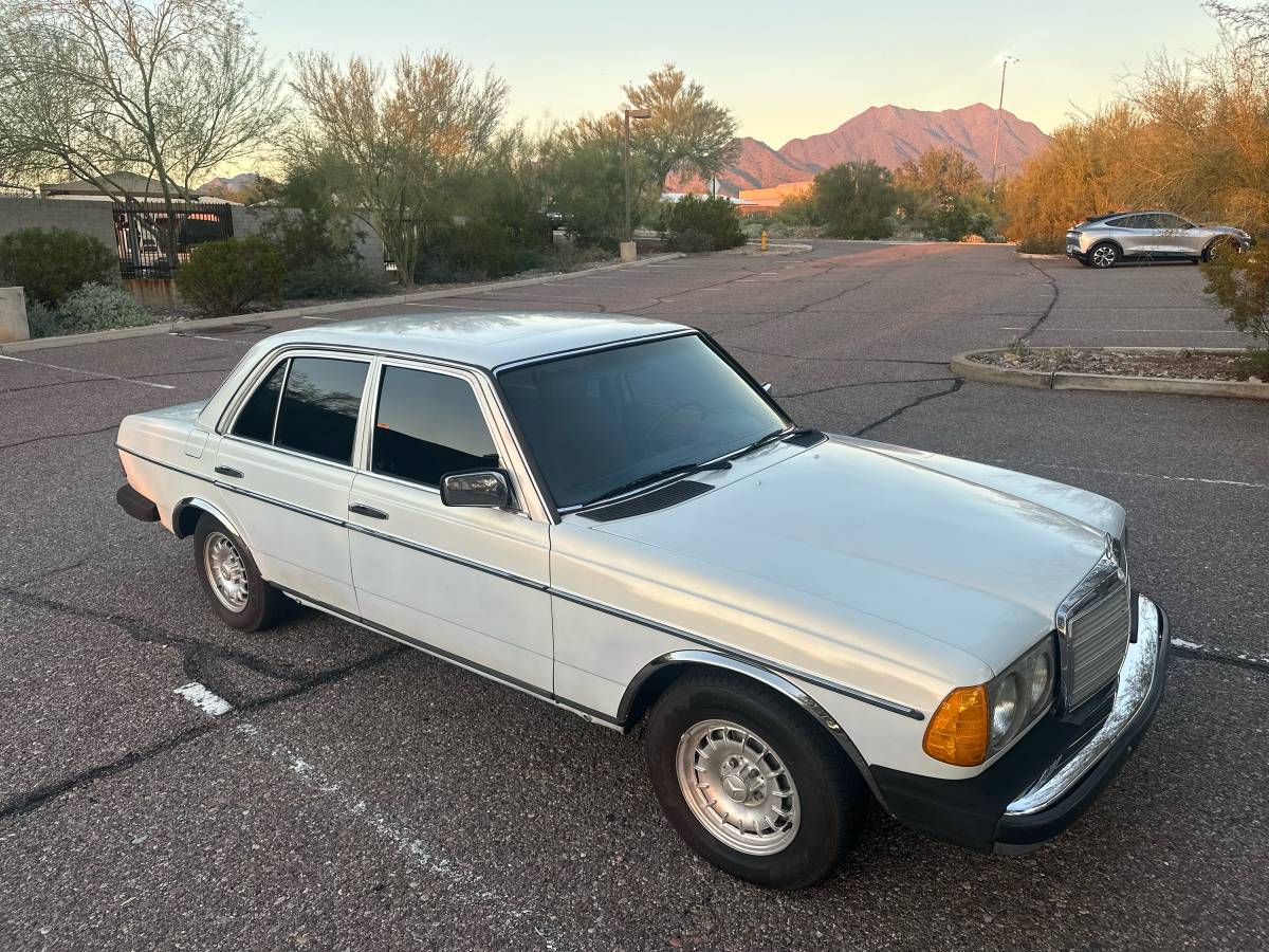 Mercedes-benz-300d-w123-diesel-1985-custom-3