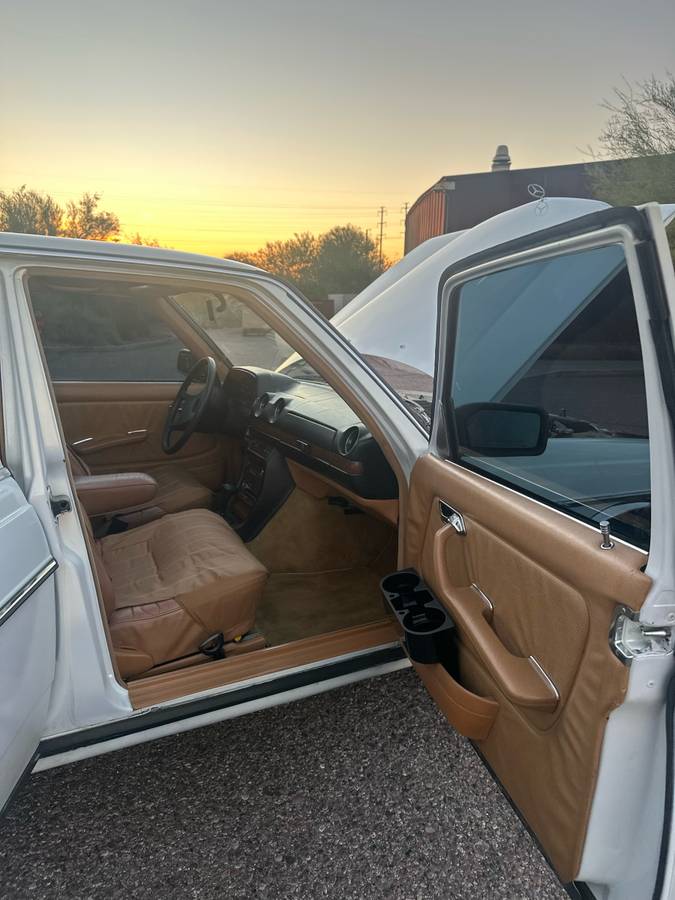 Mercedes-benz-300d-w123-diesel-1985-custom-6