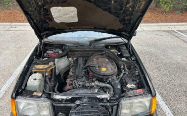 Mercedes-benz-300e-1988-black-2