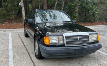 Mercedes-benz-300e-1988-black