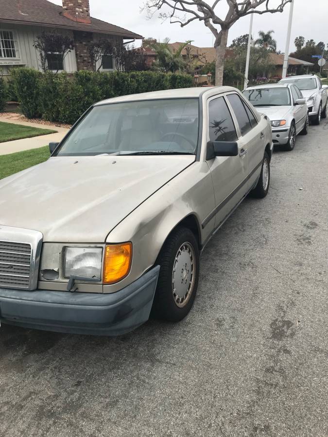 Mercedes-benz-300e-1989-brown-3