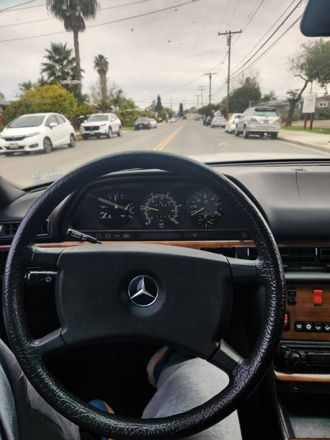 Mercedes-benz-300sd-diesel-1981-blue-3