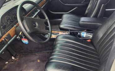 Mercedes-benz-300sd-diesel-1981-blue-4