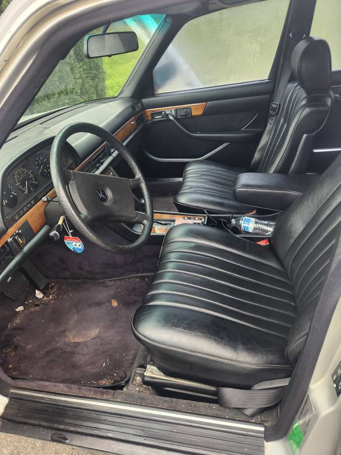 Mercedes-benz-300sd-diesel-1981-blue-4