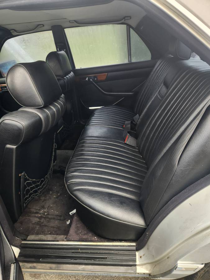 Mercedes-benz-300sd-diesel-1981-blue-5