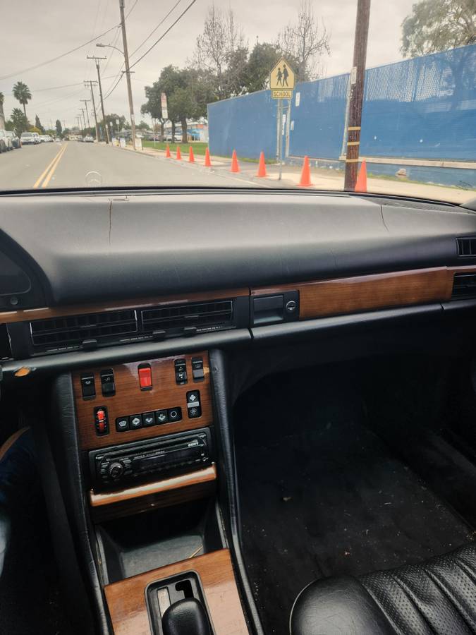 Mercedes-benz-300sd-diesel-1981-blue-7