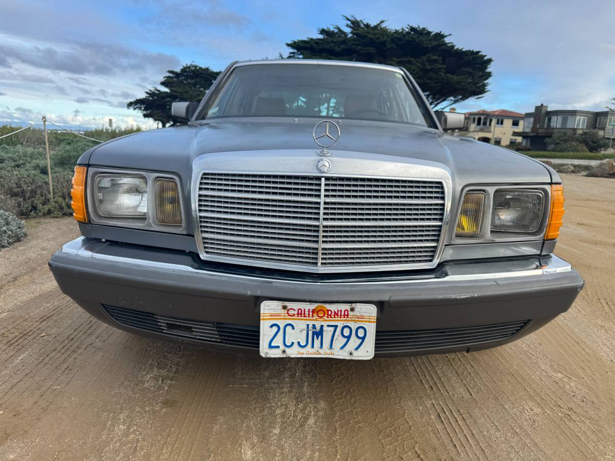 Mercedes-benz-300sd-diesel-1981-grey-1