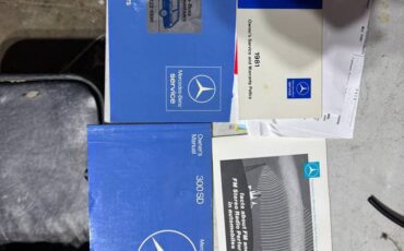 Mercedes-benz-300sd-diesel-1981-grey-10