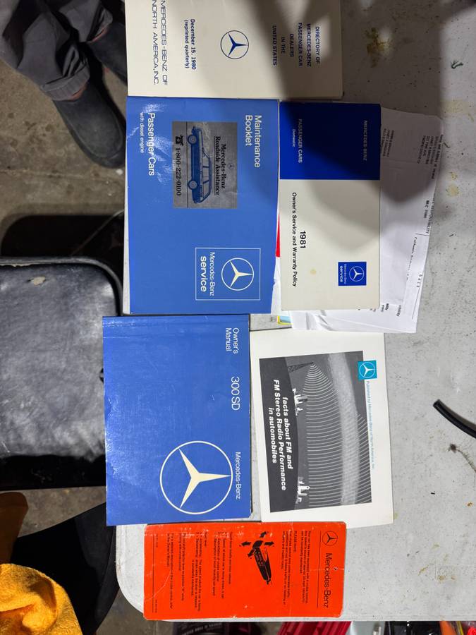 Mercedes-benz-300sd-diesel-1981-grey-10