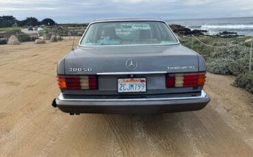 Mercedes-benz-300sd-diesel-1981-grey-2