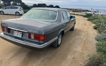Mercedes-benz-300sd-diesel-1981-grey-3