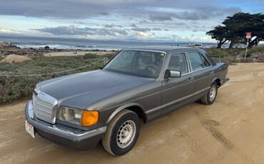 Mercedes-benz-300sd-diesel-1981-grey-4