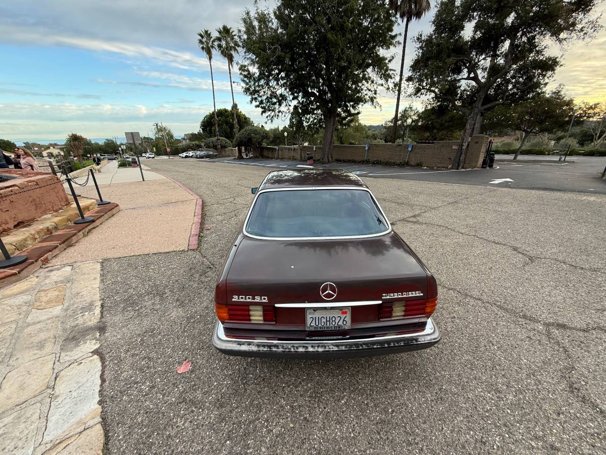 Mercedes-benz-300sd-diesel-1984-1