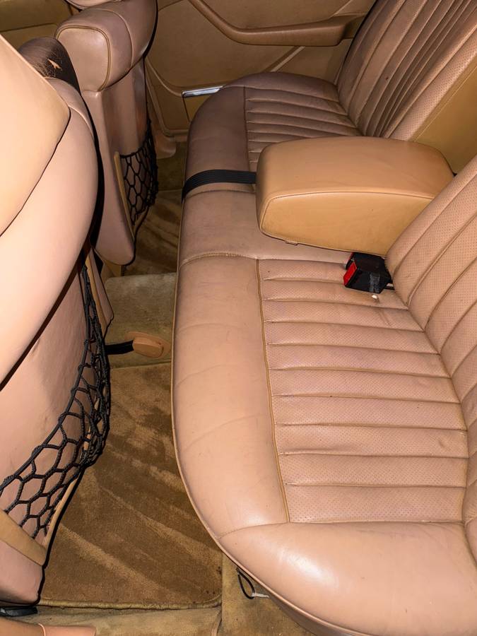 Mercedes-benz-300sd-diesel-1984-3