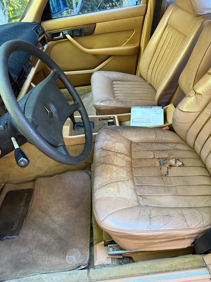 Mercedes-benz-300sd-diesel-1984-4