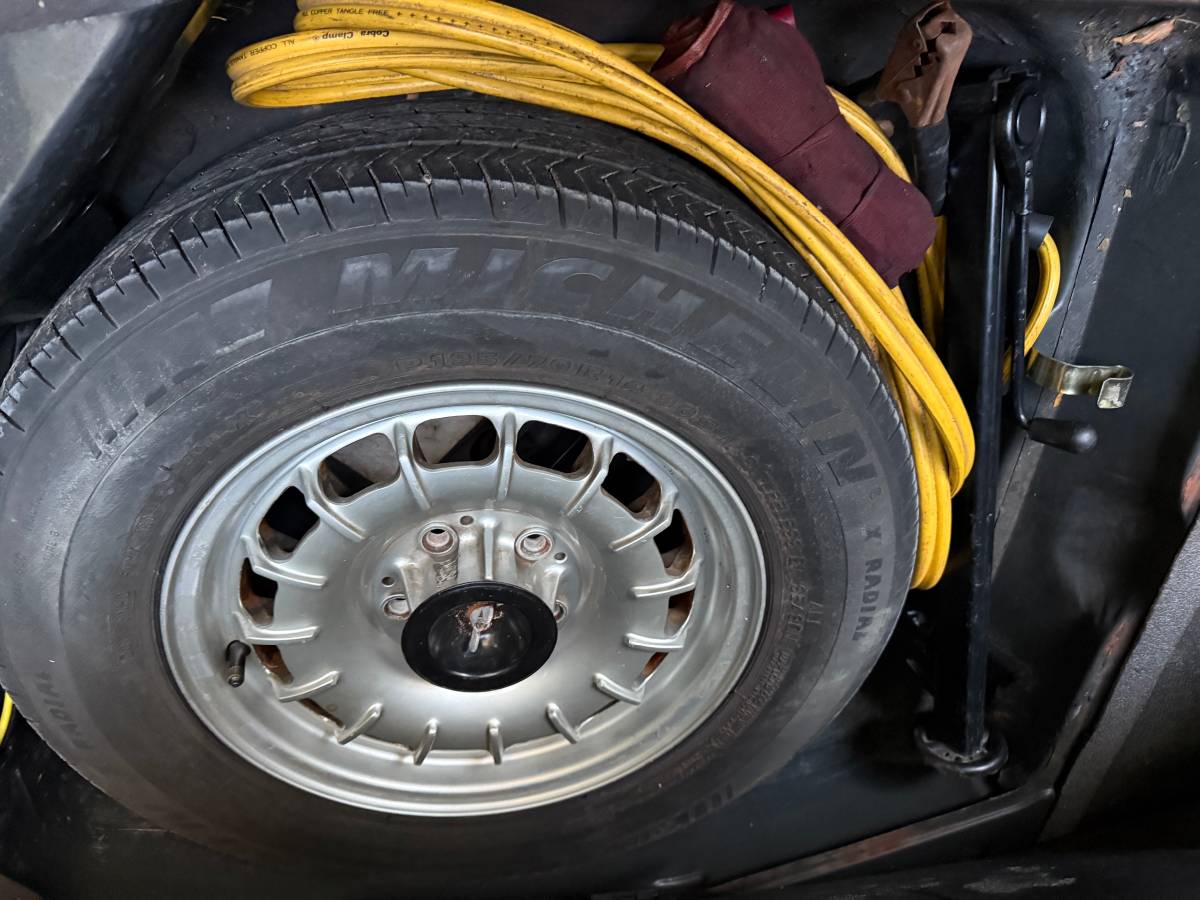 Mercedes-benz-300sd-diesel-1984-7