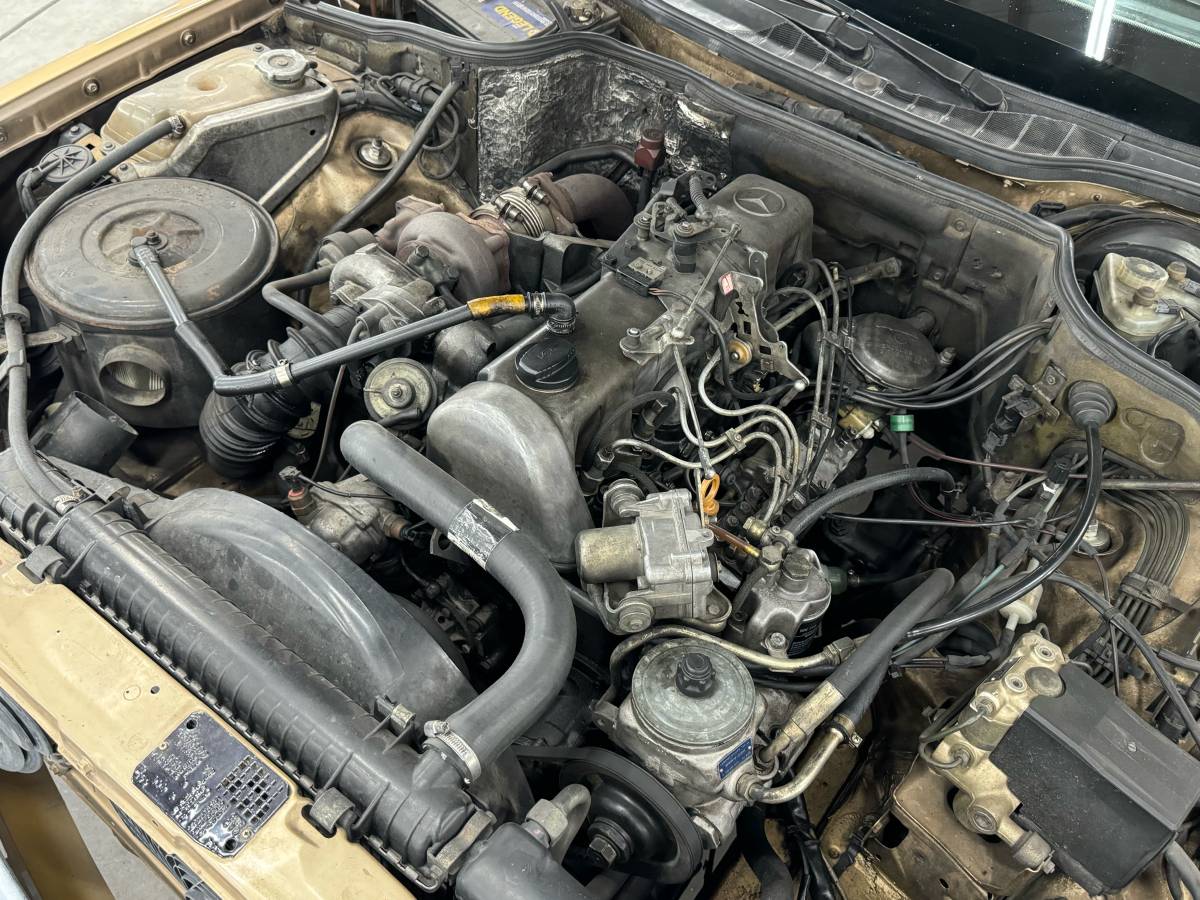 Mercedes-benz-300sd-diesel-1985-12