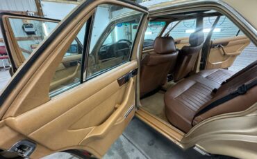 Mercedes-benz-300sd-diesel-1985-16