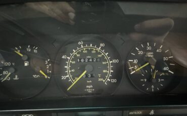 Mercedes-benz-300sd-diesel-1985-22