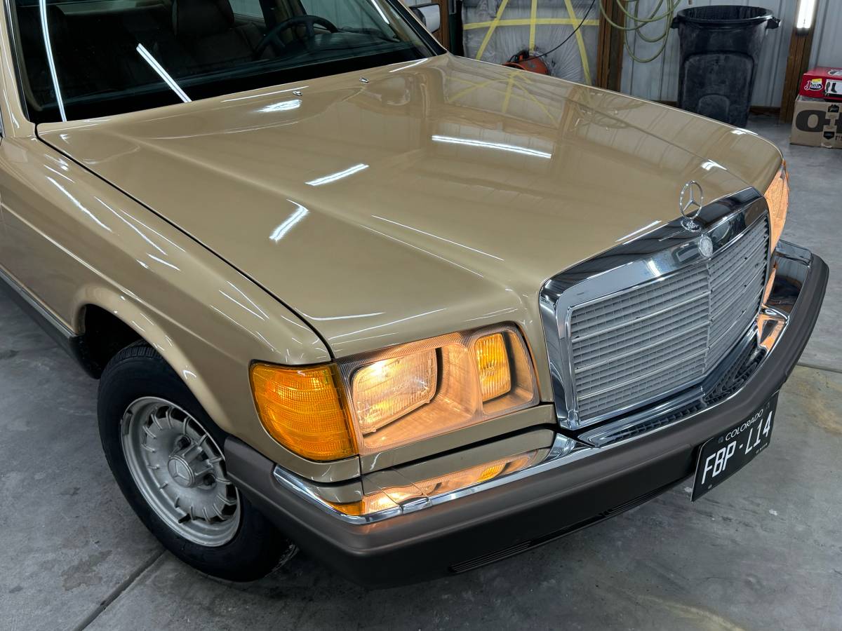 Mercedes-benz-300sd-diesel-1985-4