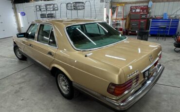 Mercedes-benz-300sd-diesel-1985-6